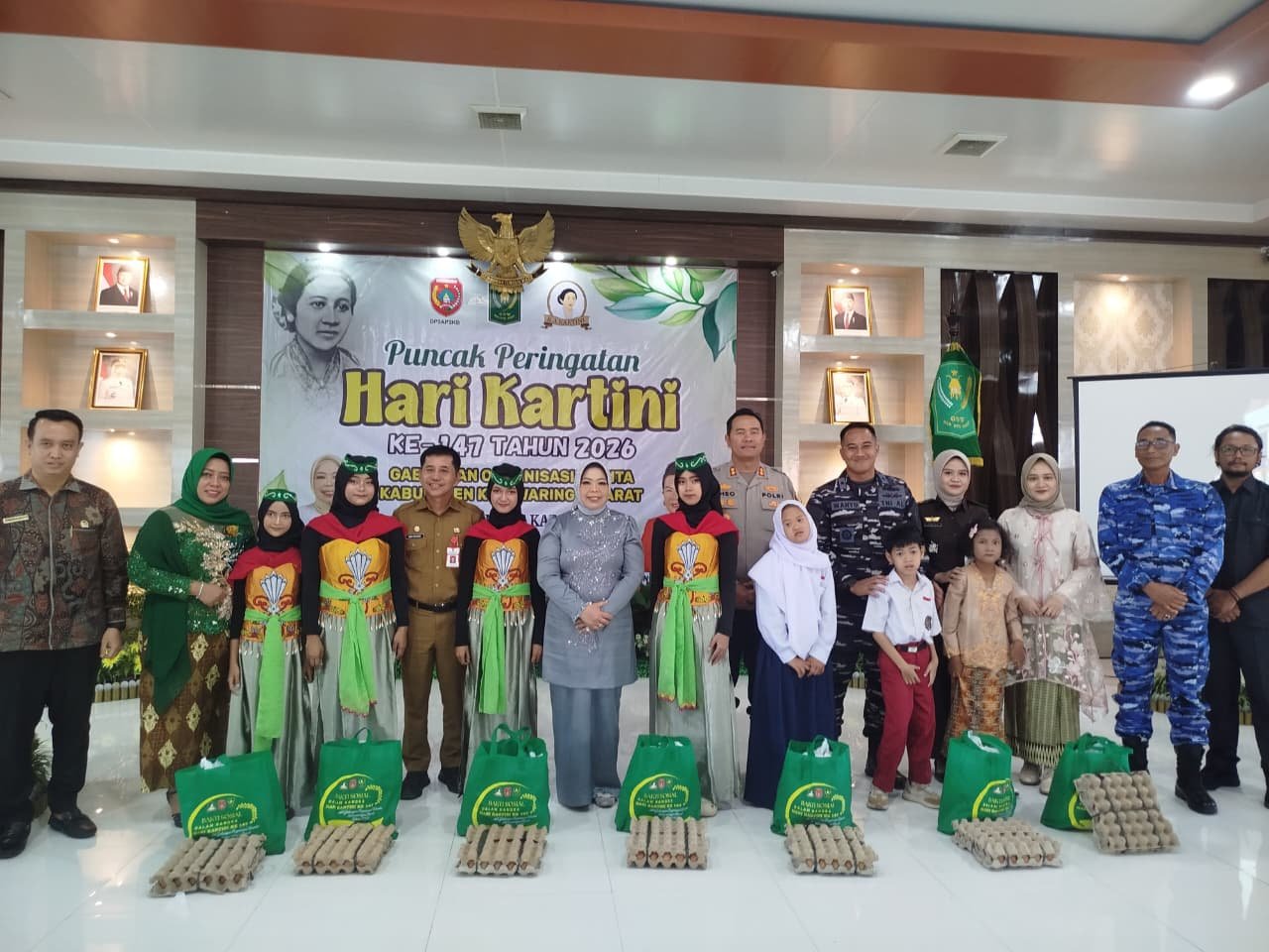 Semangat Kartini Menggema dari Panggung: Siswa SKH Negeri 1 Pangkalan Bun Tampil Memukau